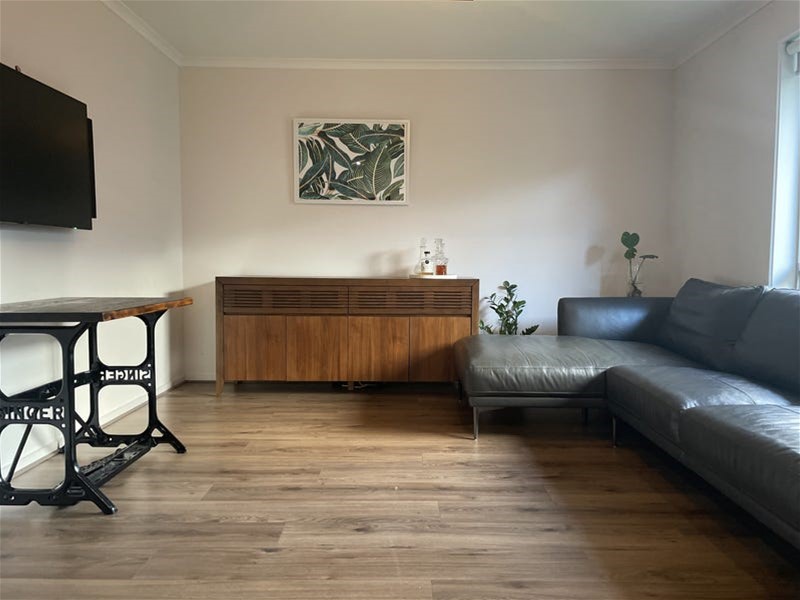 Ideal Park frontage location, overlooking 10