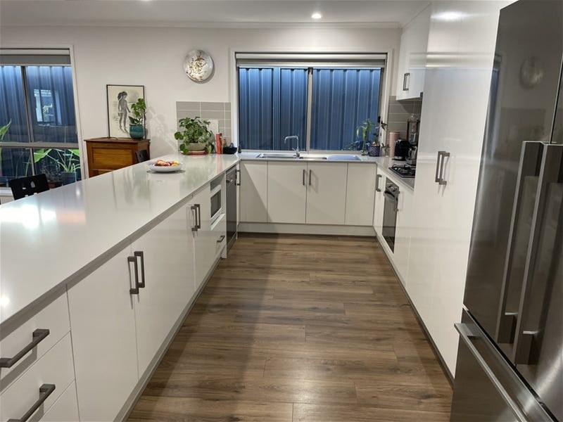 Ideal Park frontage location, overlooking 3