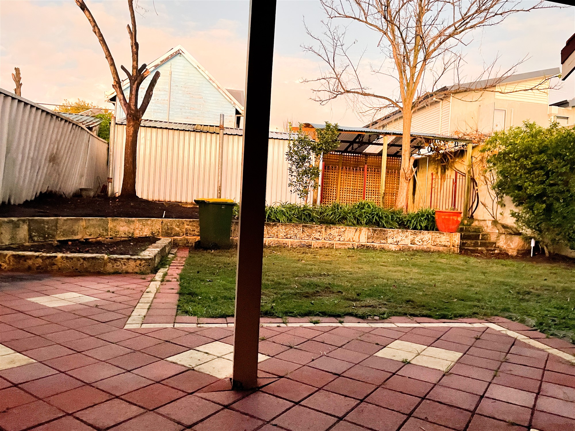 Charming House for Rent in 12