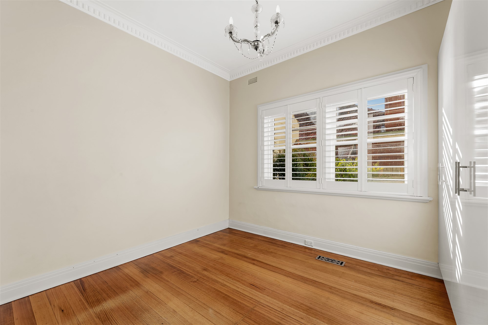 Showpiece Parisien-style Renovation, Whisper Quiet 7