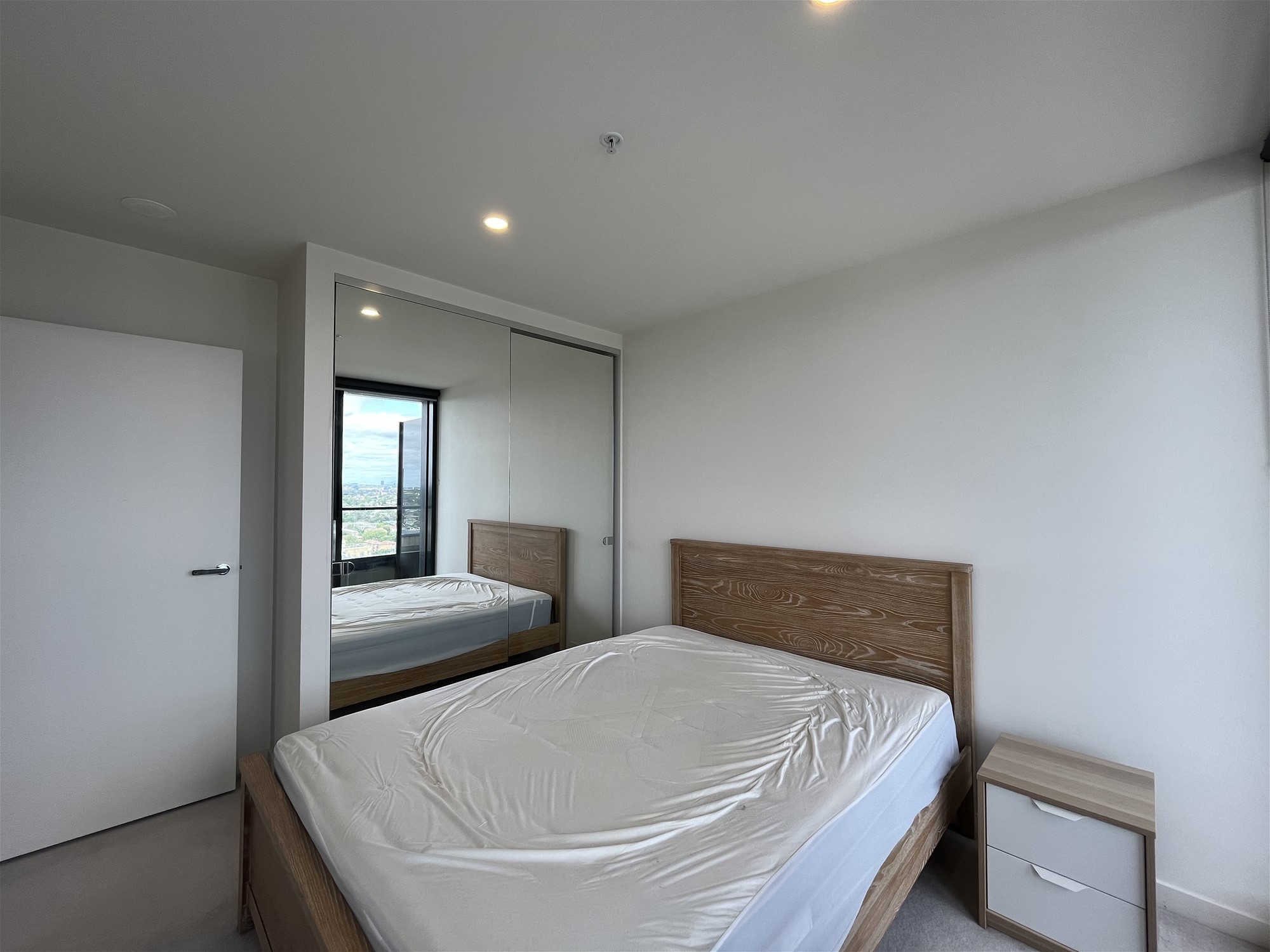 Fully Furnished 2 Bedroom Apartment 5
