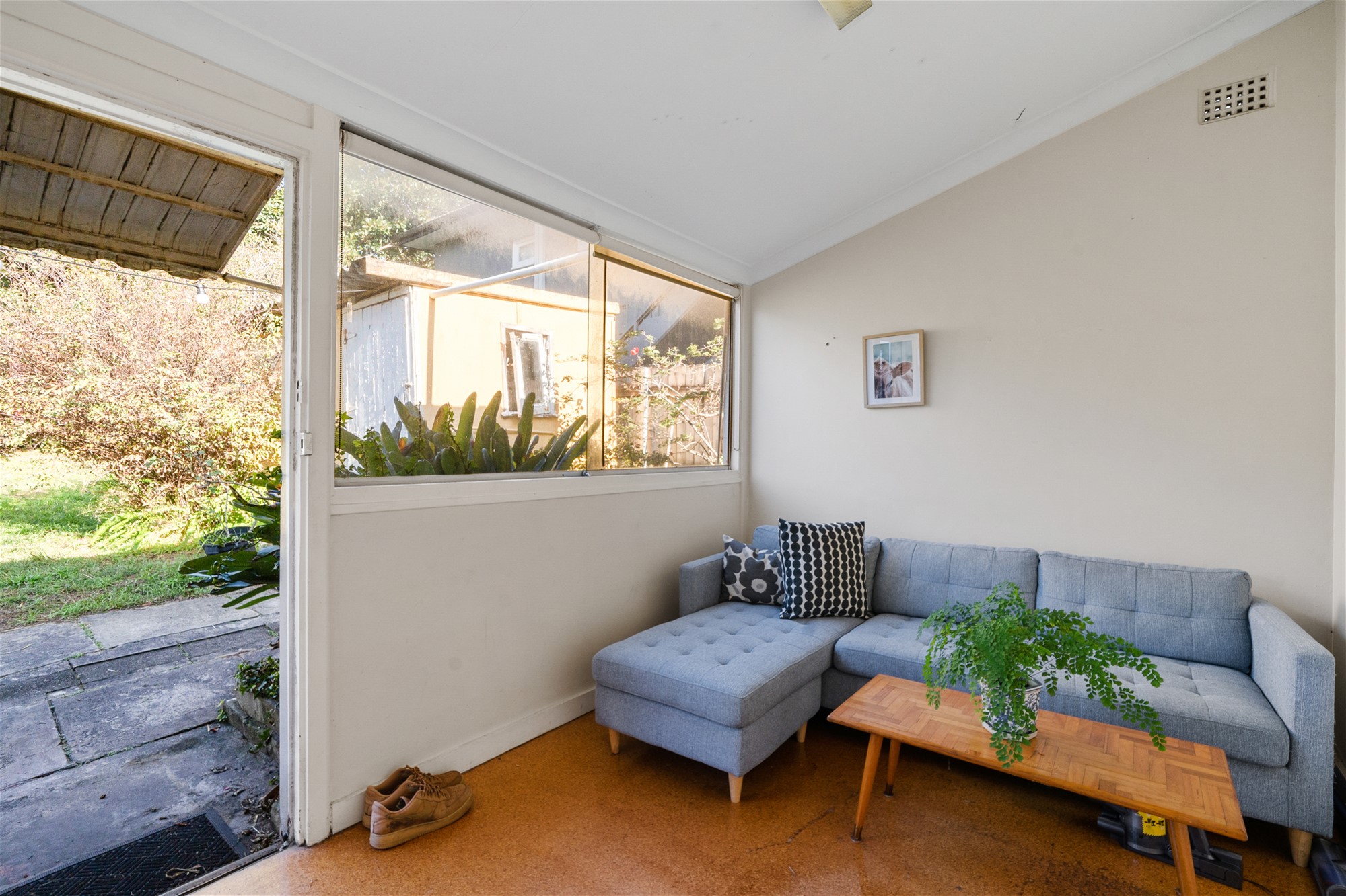 3 Bedroom Home In Beachside 8