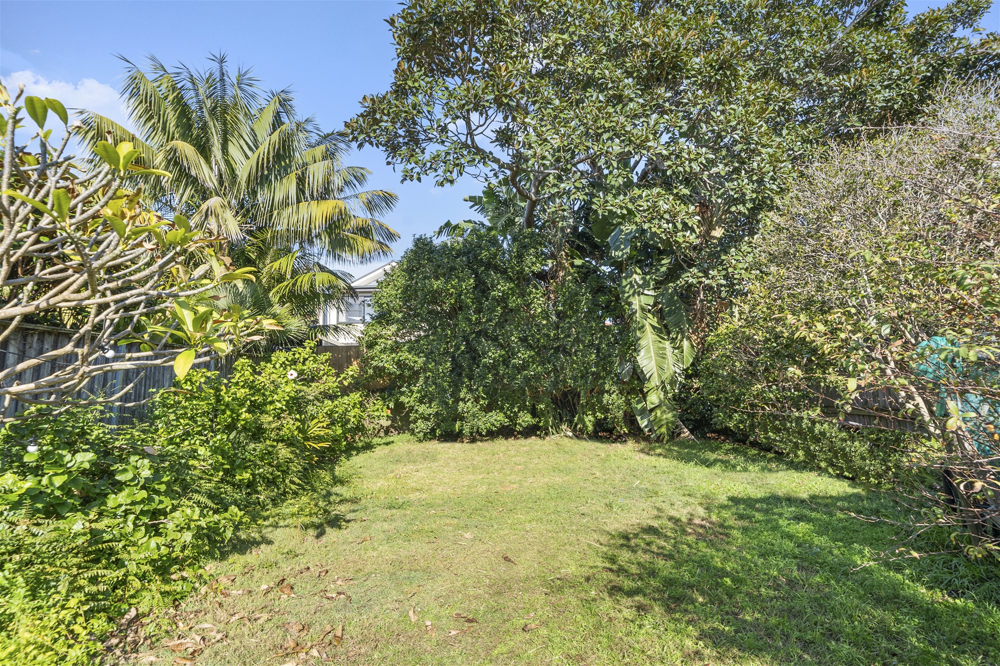 3 Bedroom Home In Beachside 11