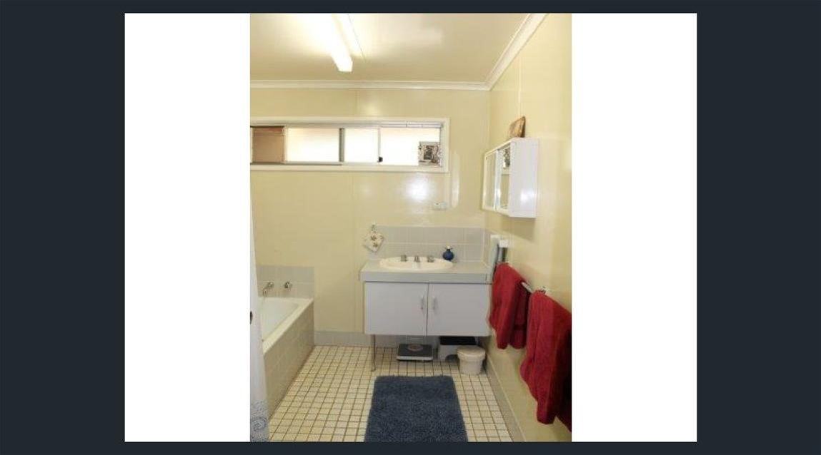 Property with Pool & Location 7