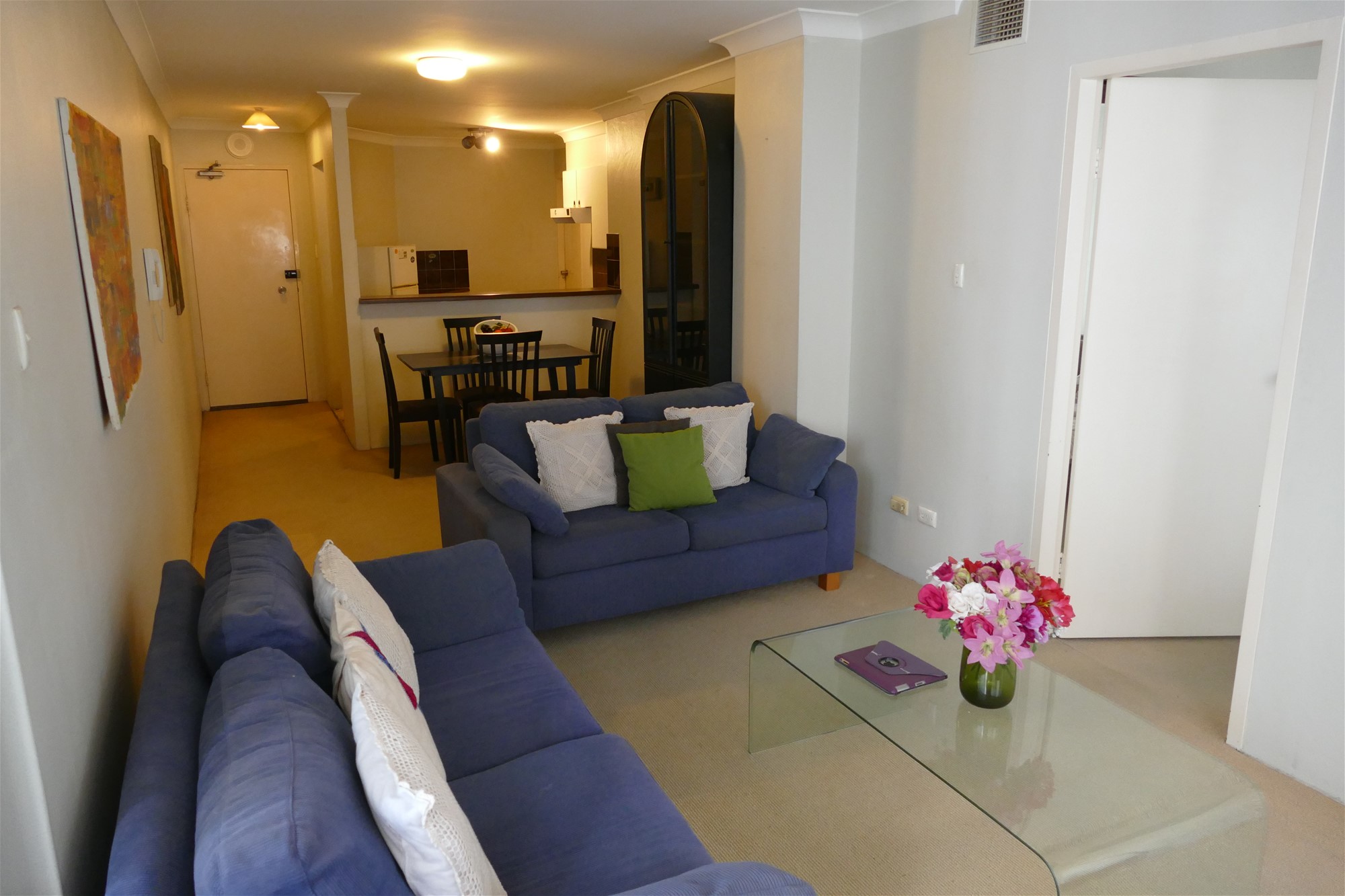 SPACIOUS, BRIGHT, 1 BED IN 2
