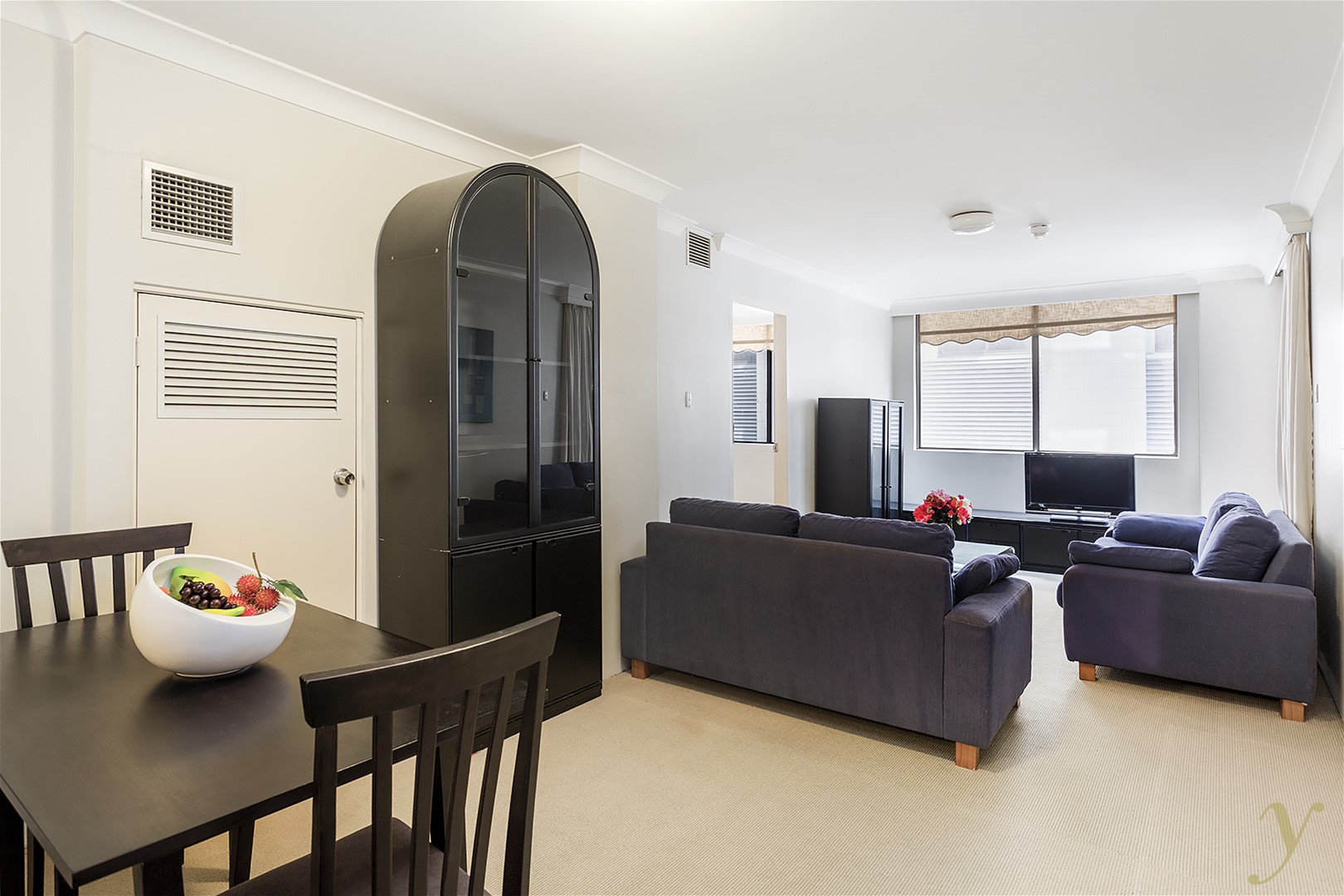 SPACIOUS, BRIGHT, 1 BED IN 3