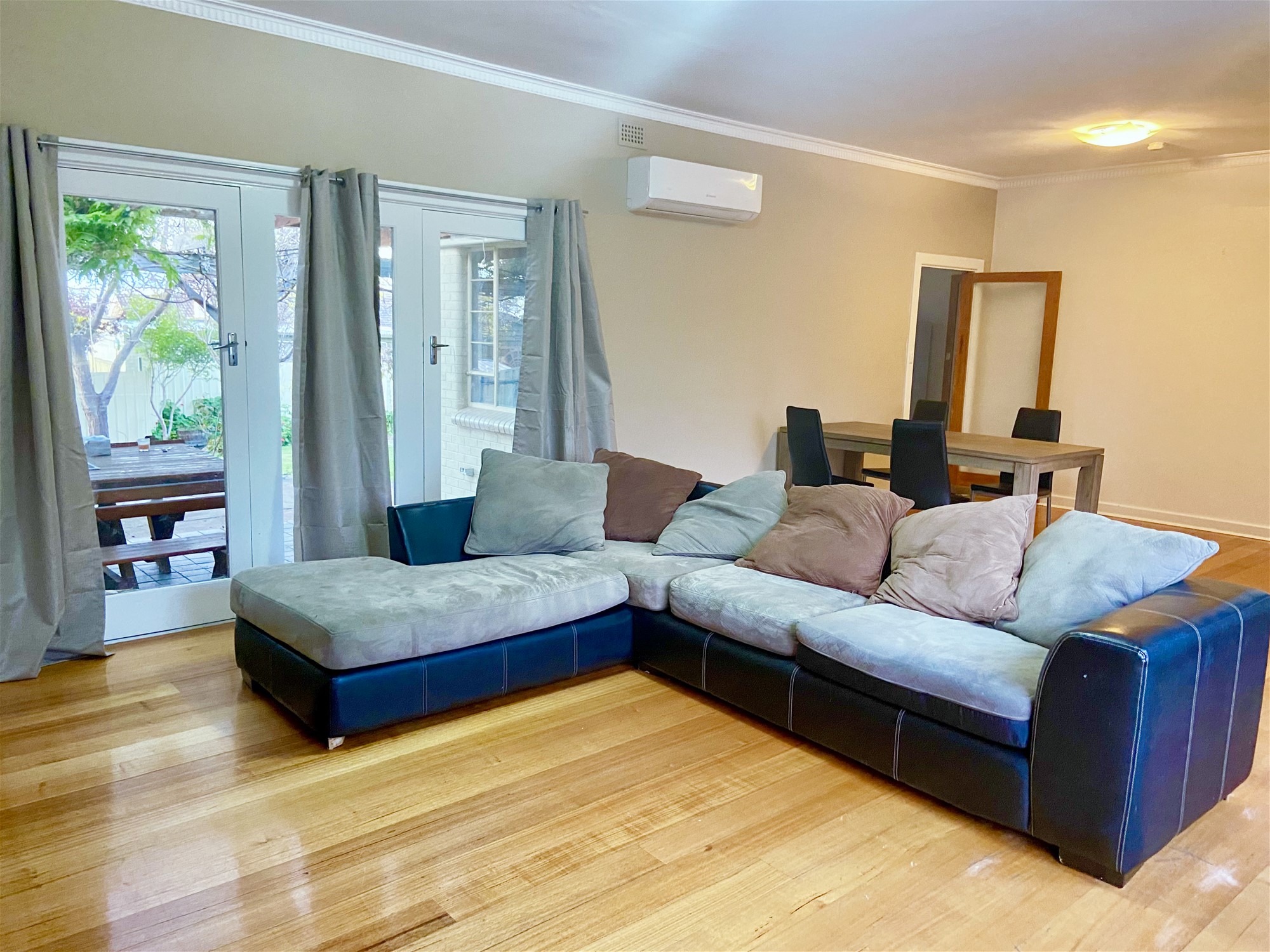 Spacious renovated home in Seacliff 5
