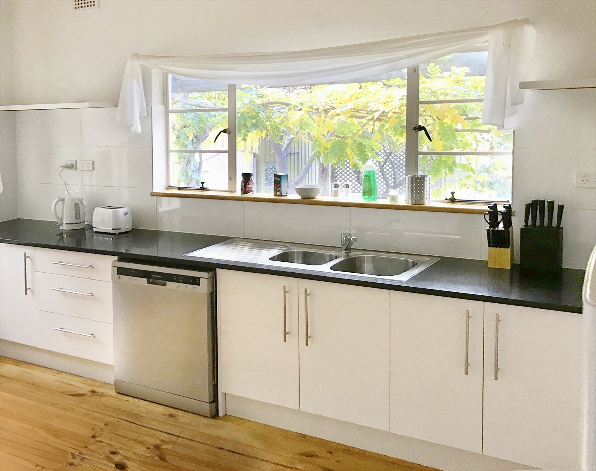 Spacious renovated home in Seacliff 2