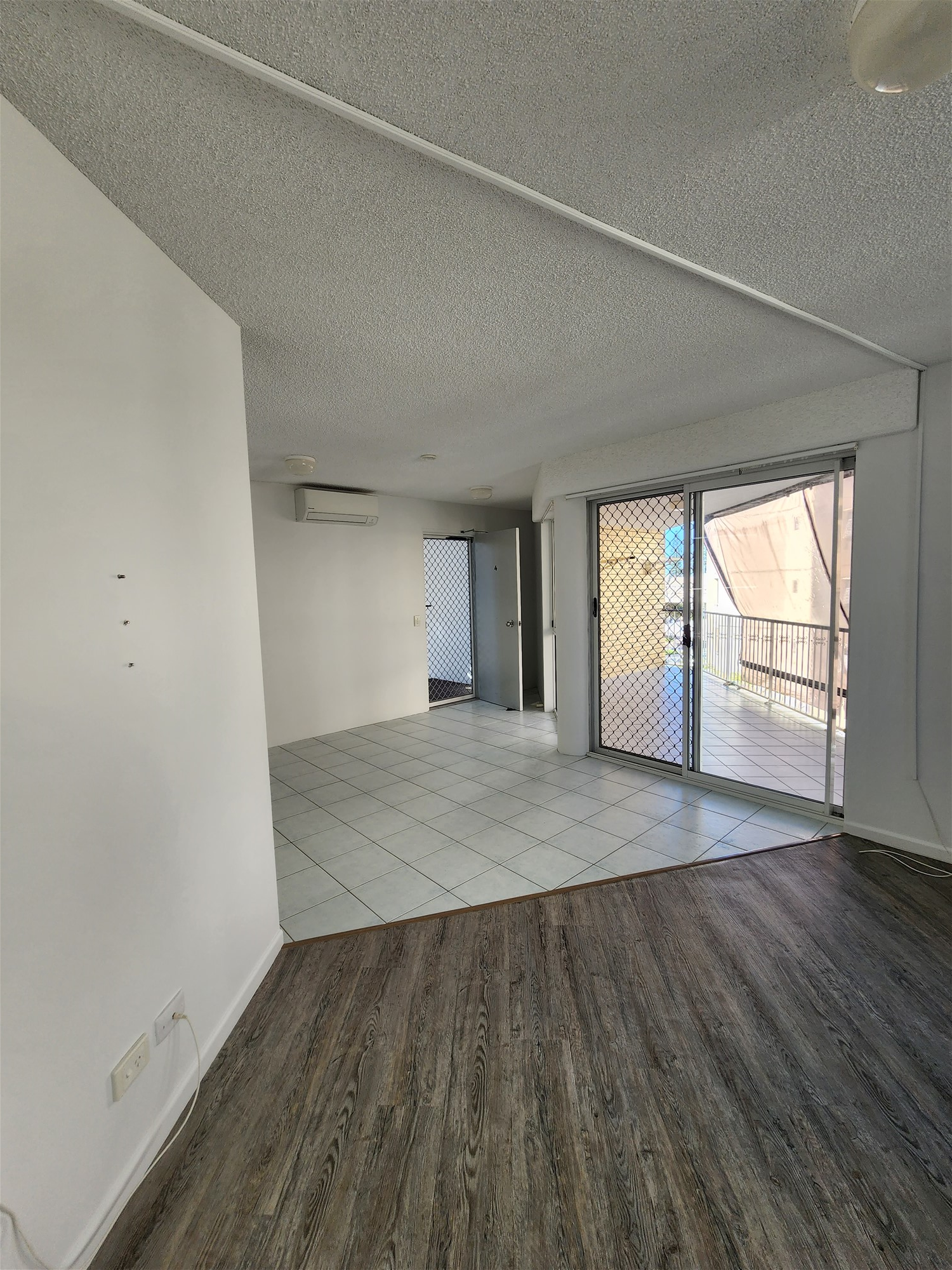 TIdy 2 Bed unit in 9