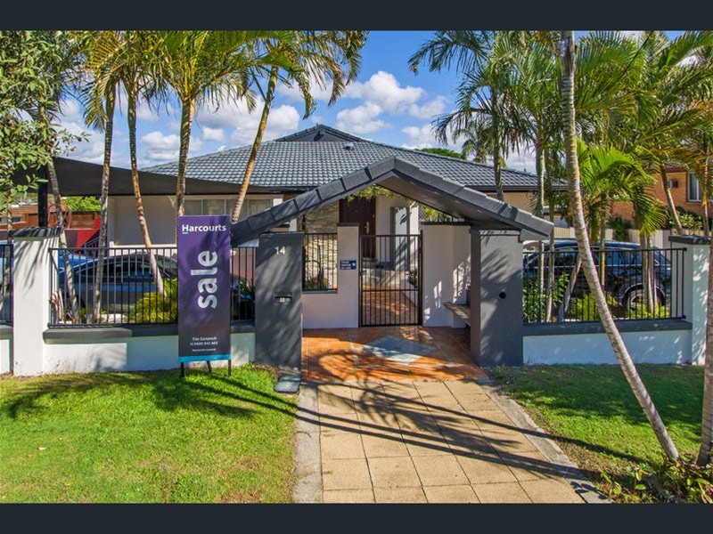 Beautiful Home on Double Block for big families, close to the beach and Harbour town