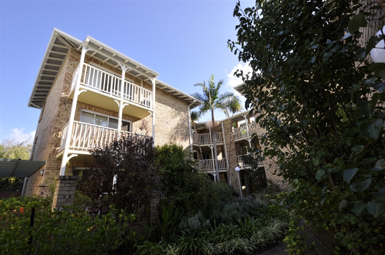 Mt LAWLEY   	2 9