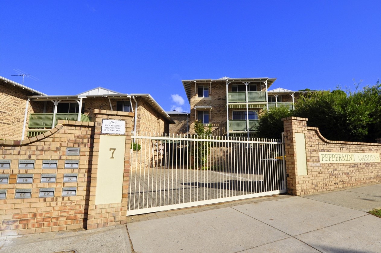 Mt LAWLEY   	2 11