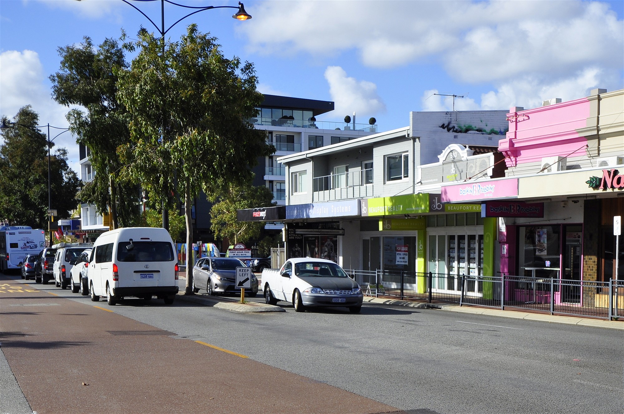 Mt LAWLEY   	2 15