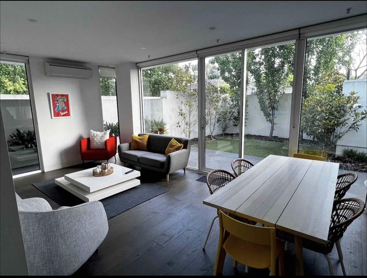 Fully furnished- 3 month minimum tenancy