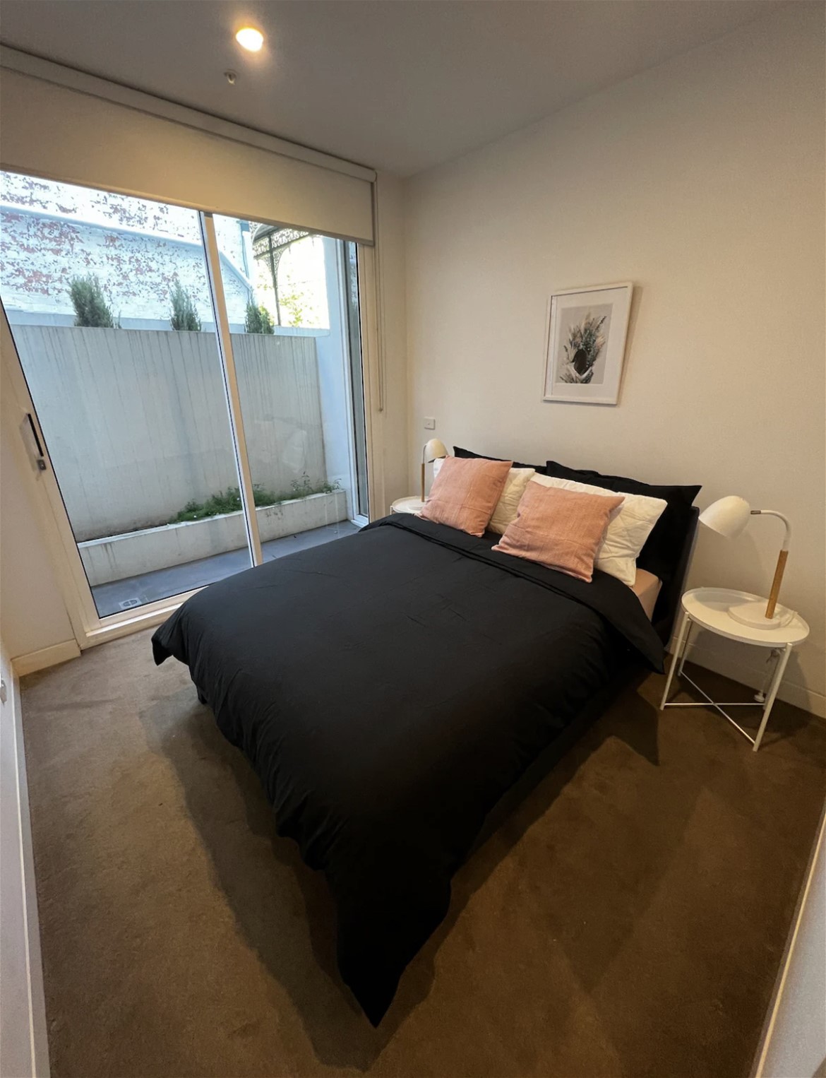 Fully furnished- 3 month minimum 5