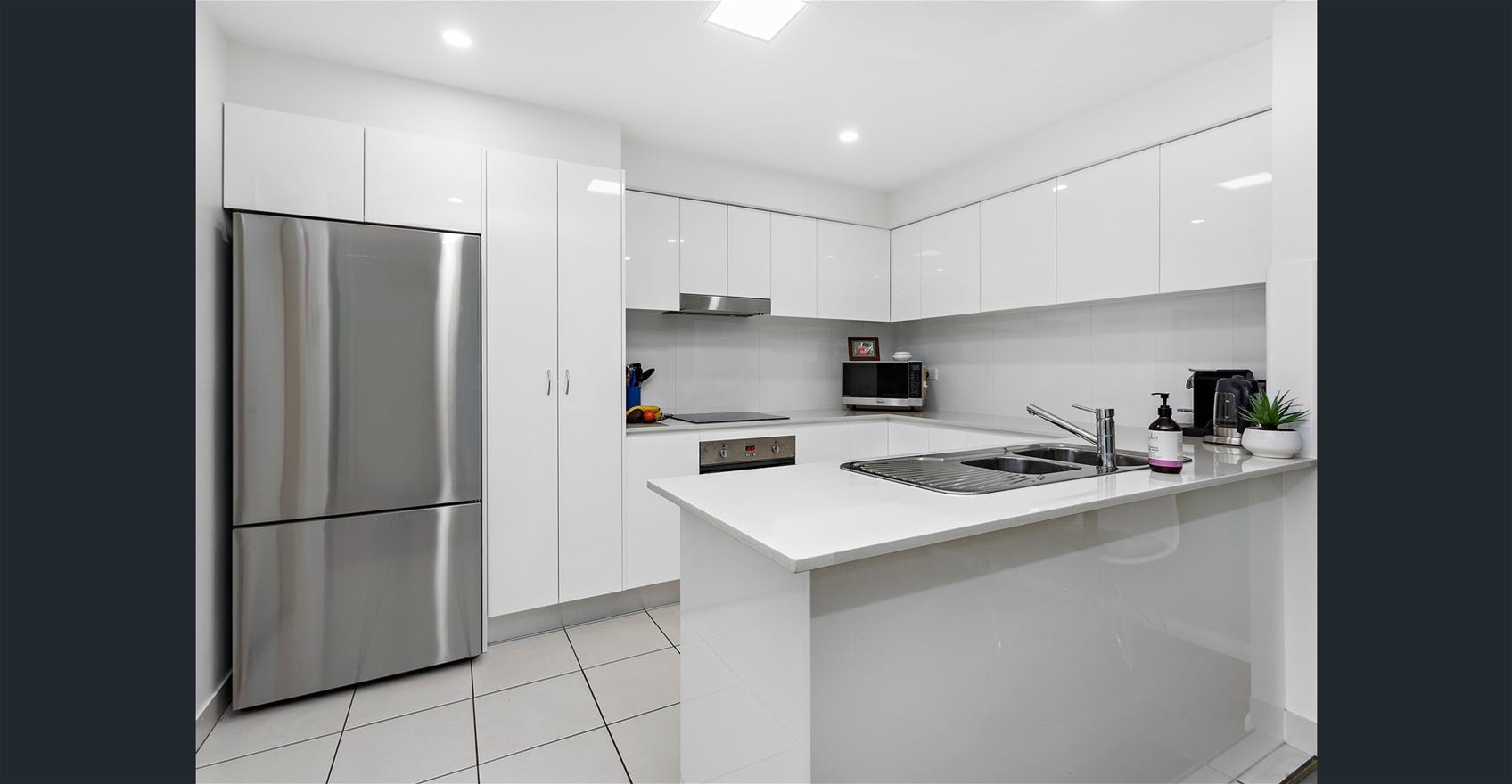 Brilliant Centre Located House Near 4