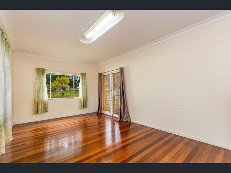 Three Bedroom House with large 4