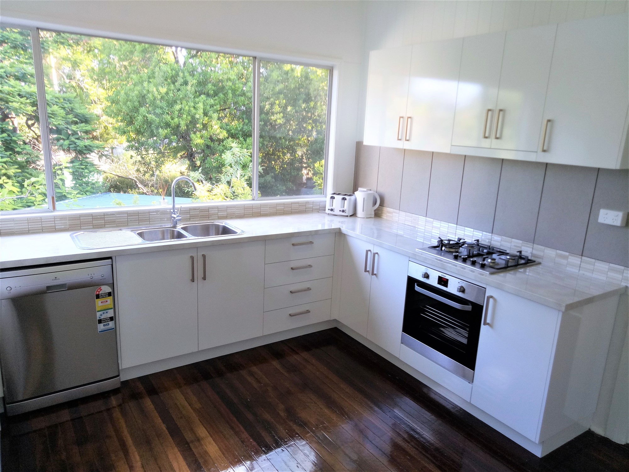 Townhouse close to Ashgrove State 13