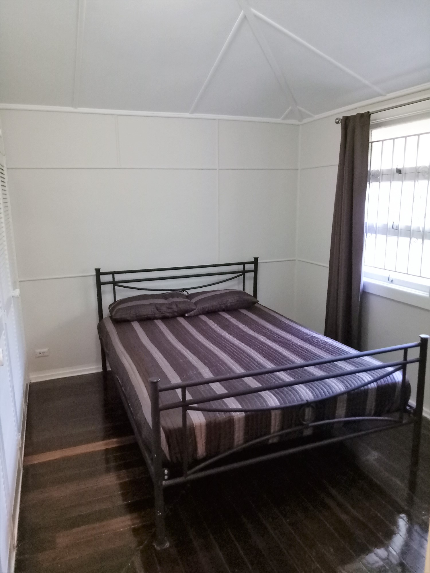 Townhouse close to Ashgrove State 15