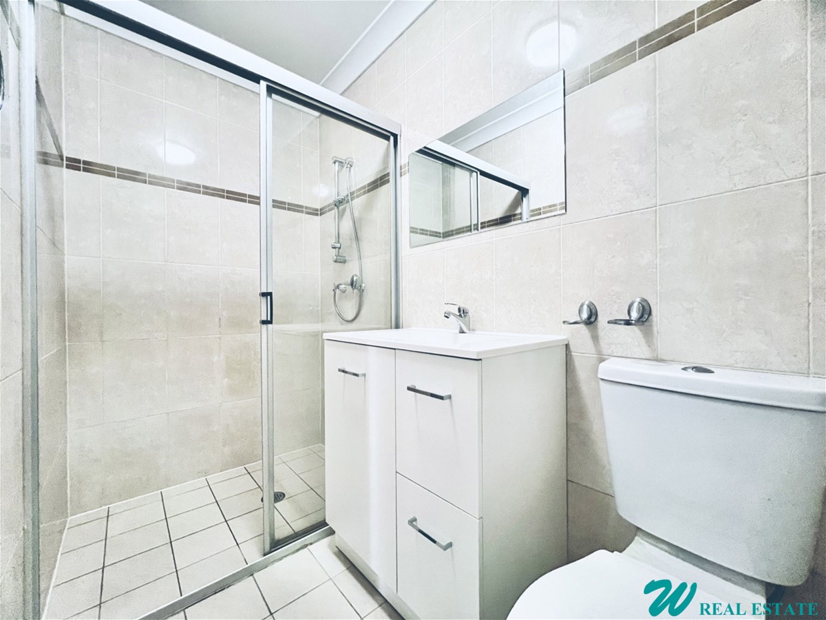 Top Floor Executive Apartment with 5