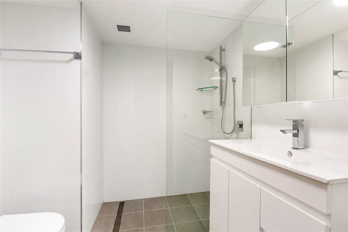 Recently Renovated Unfurnished Apt 5