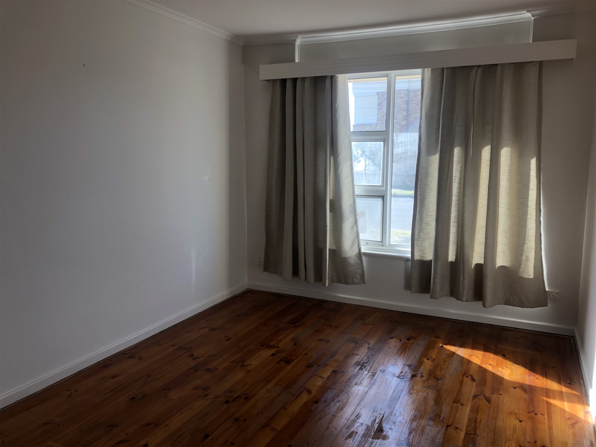 Beachfront location with Sea Views 4