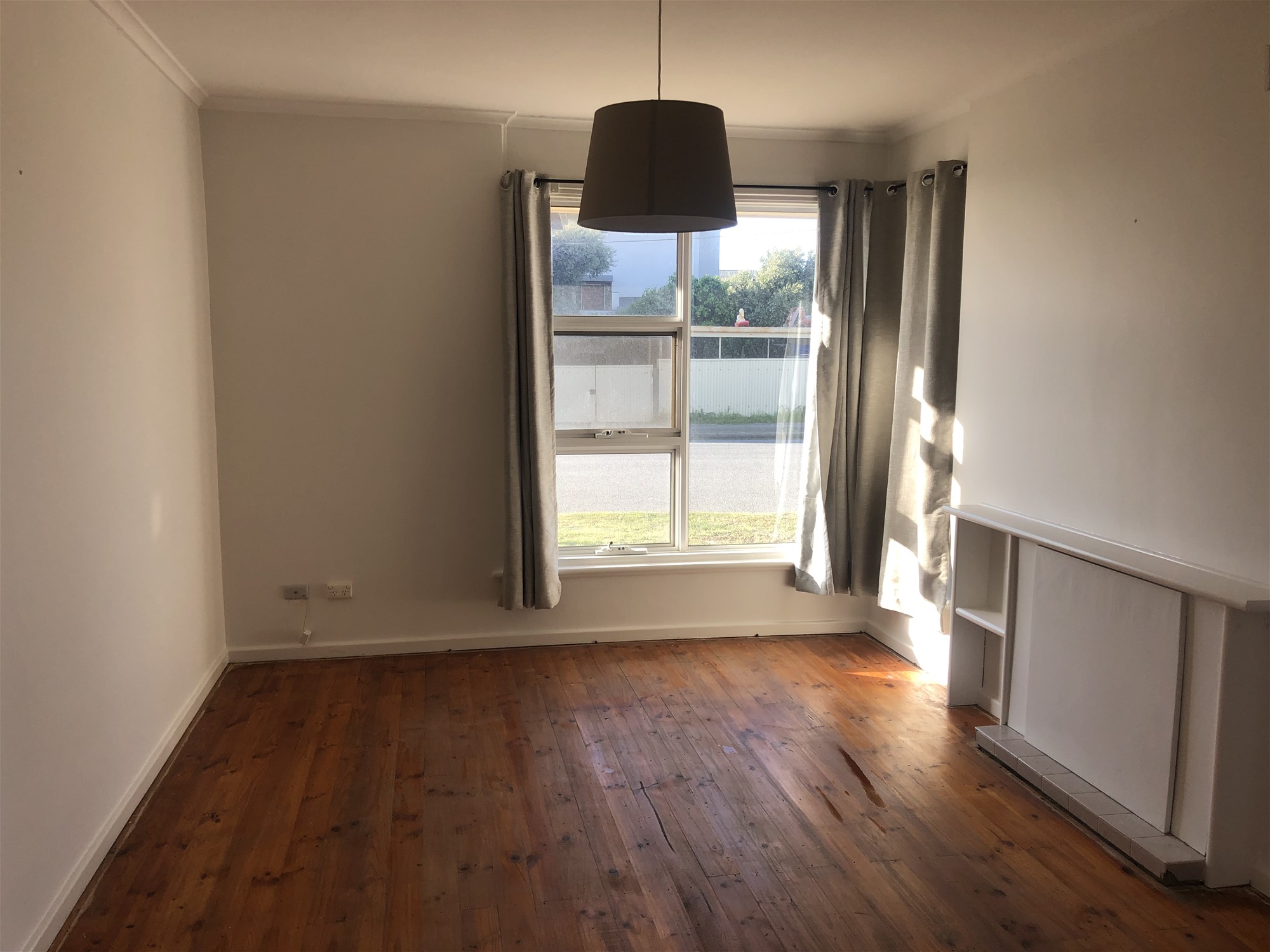 Beachfront location with Sea Views 5