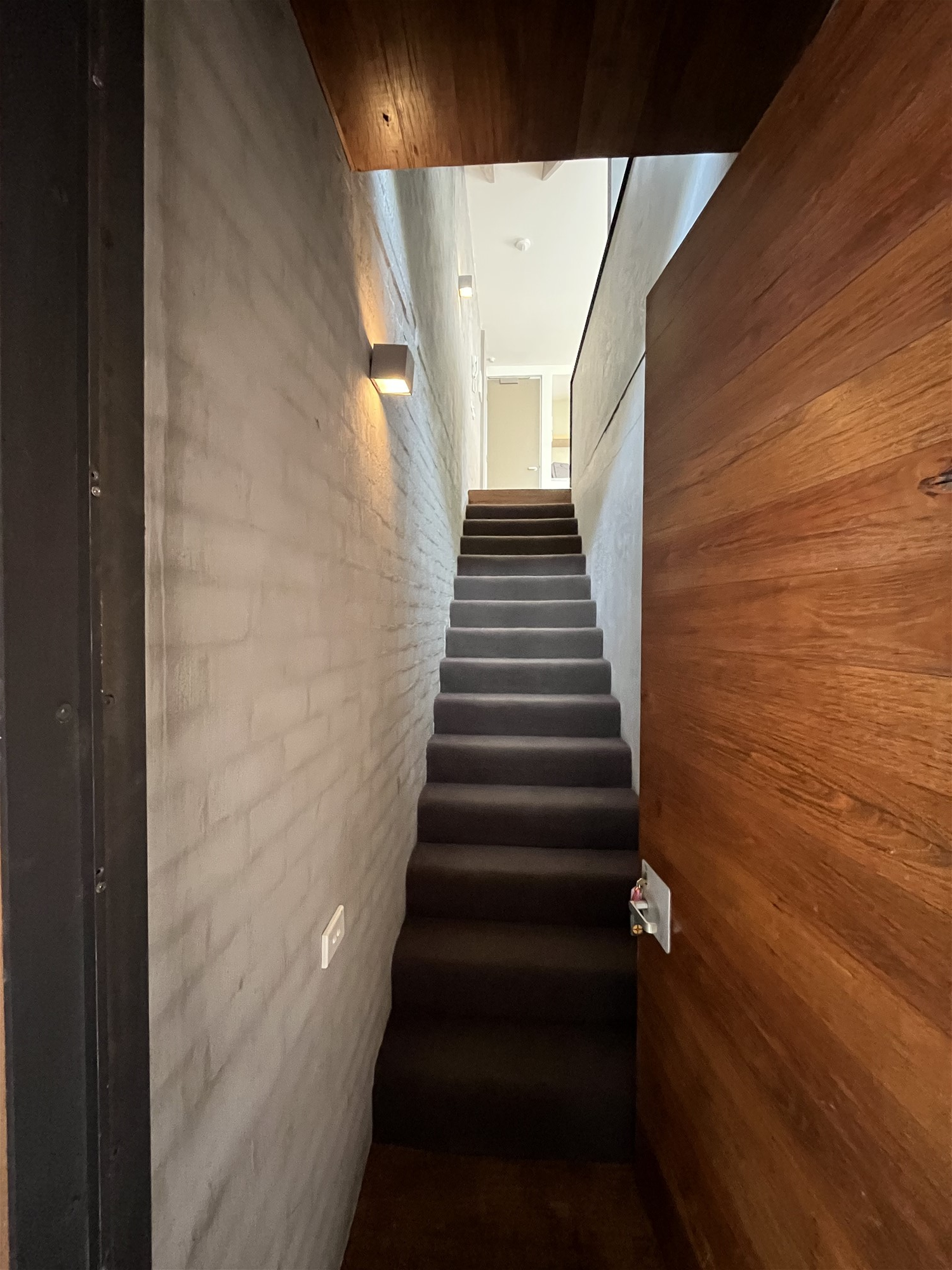 Light Filled 2 Level Apartment 3