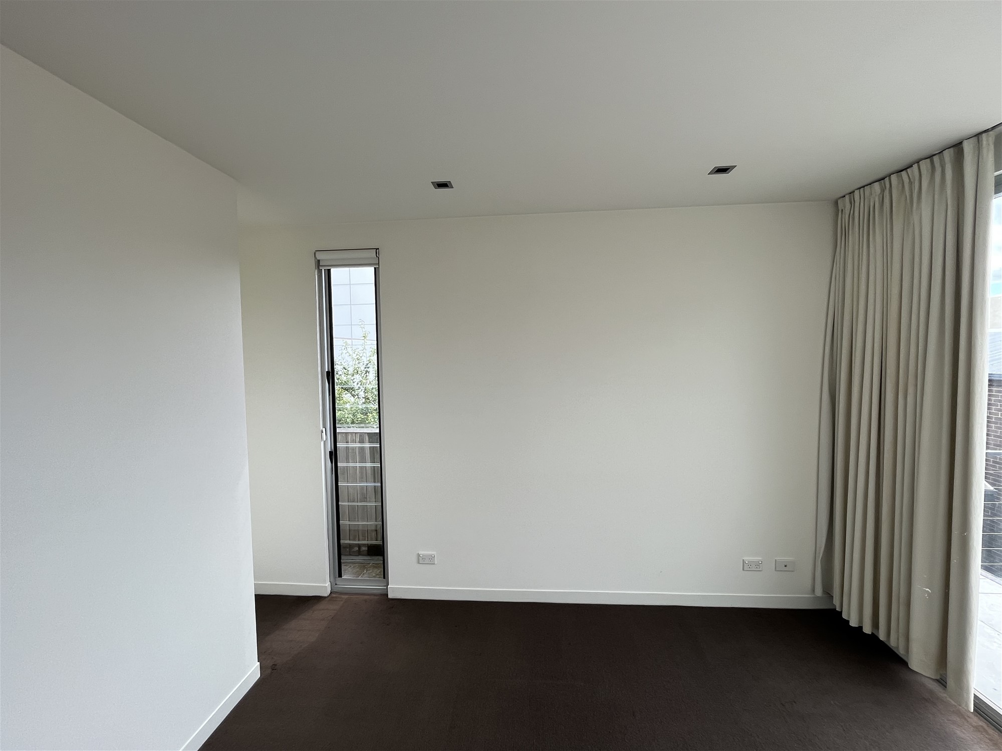 Light Filled 2 Level Apartment 16