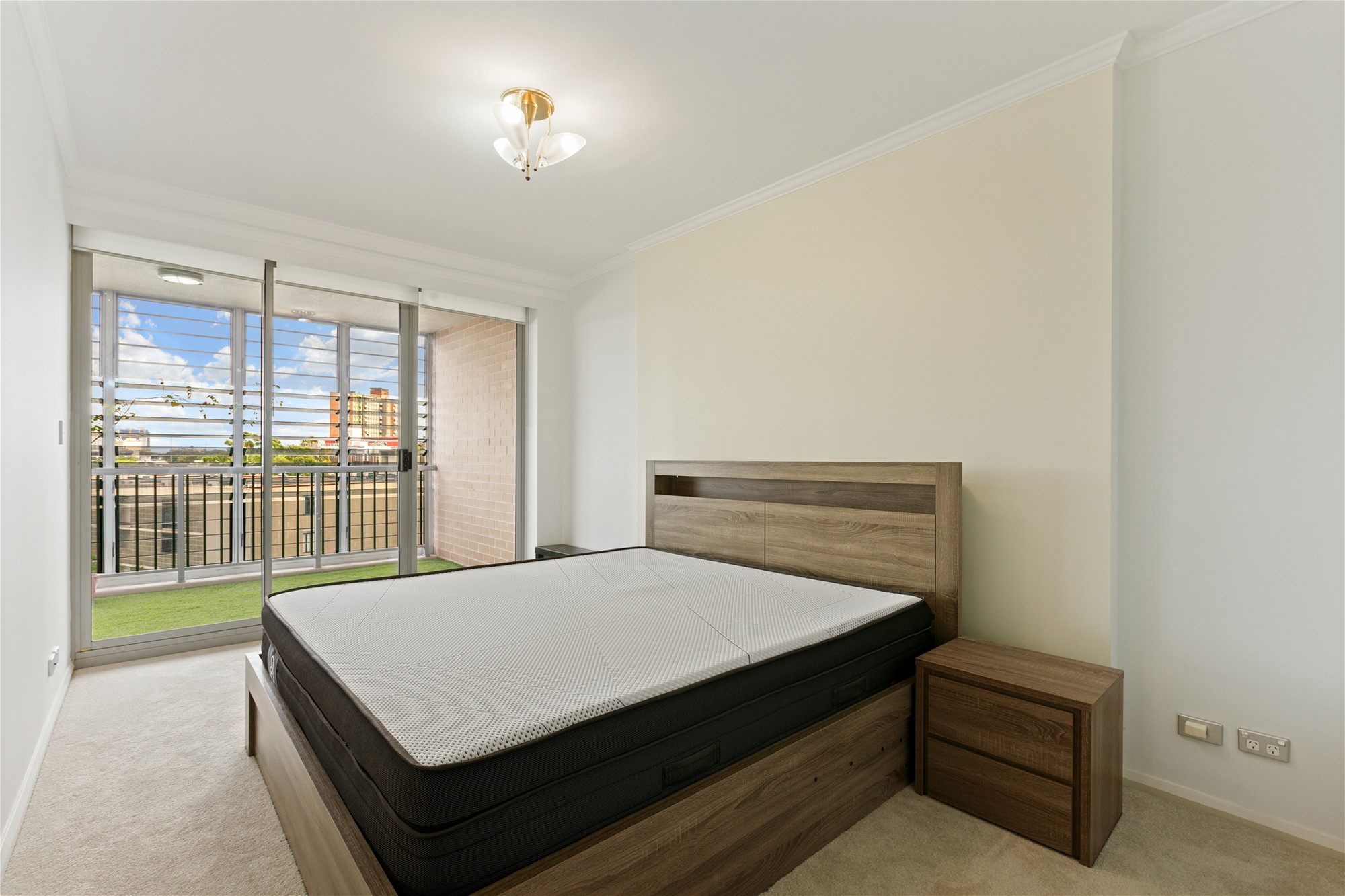 Fully furnished 2 bedrooms, 2 8
