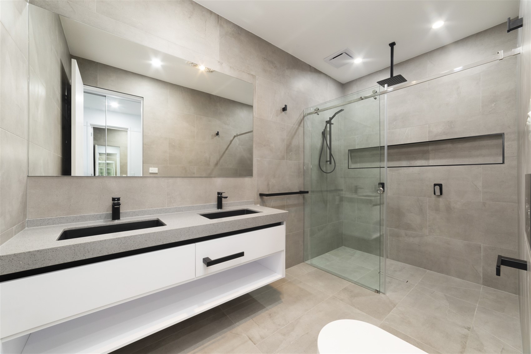 Executive Extra Large Town Residence 6