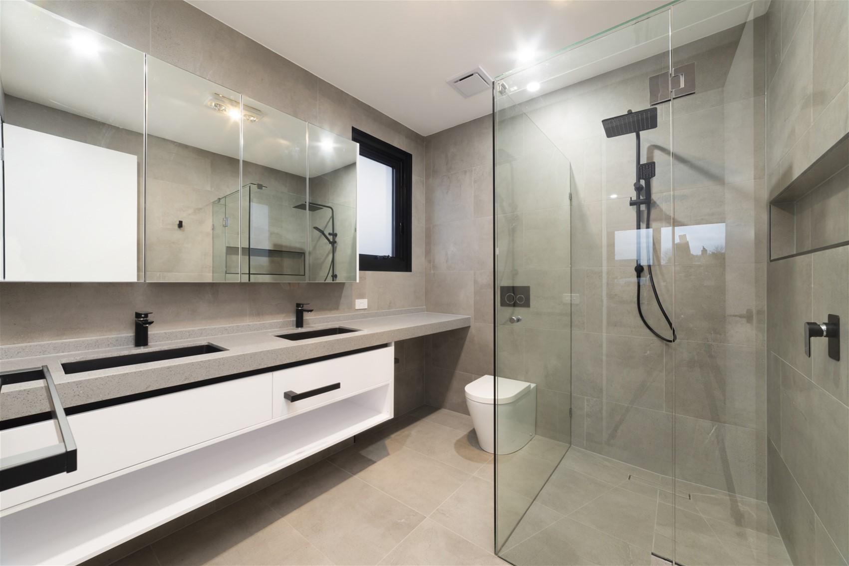 Executive Extra Large Town Residence 10