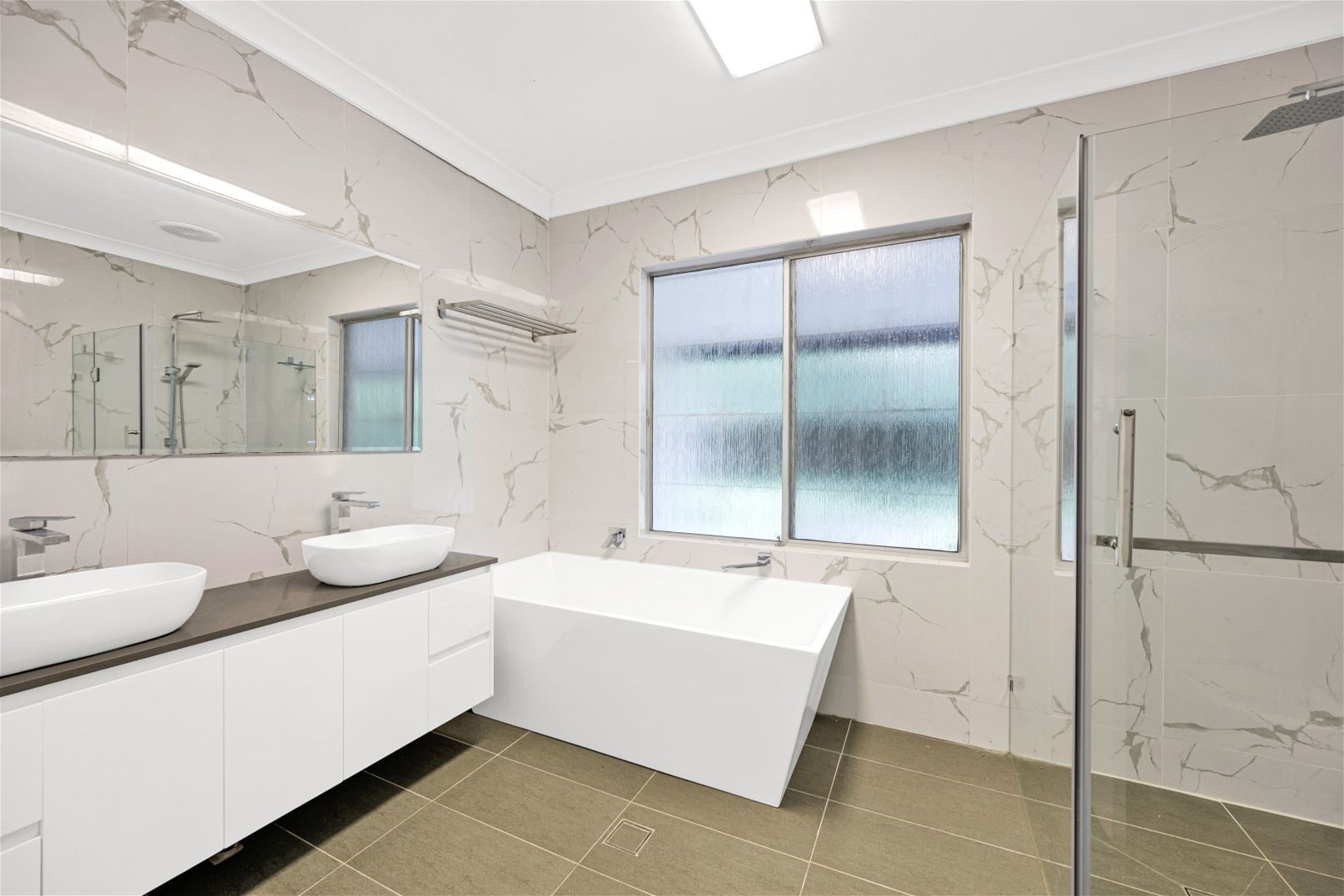 DEPOSIT TAKEN Spacious and Private 4