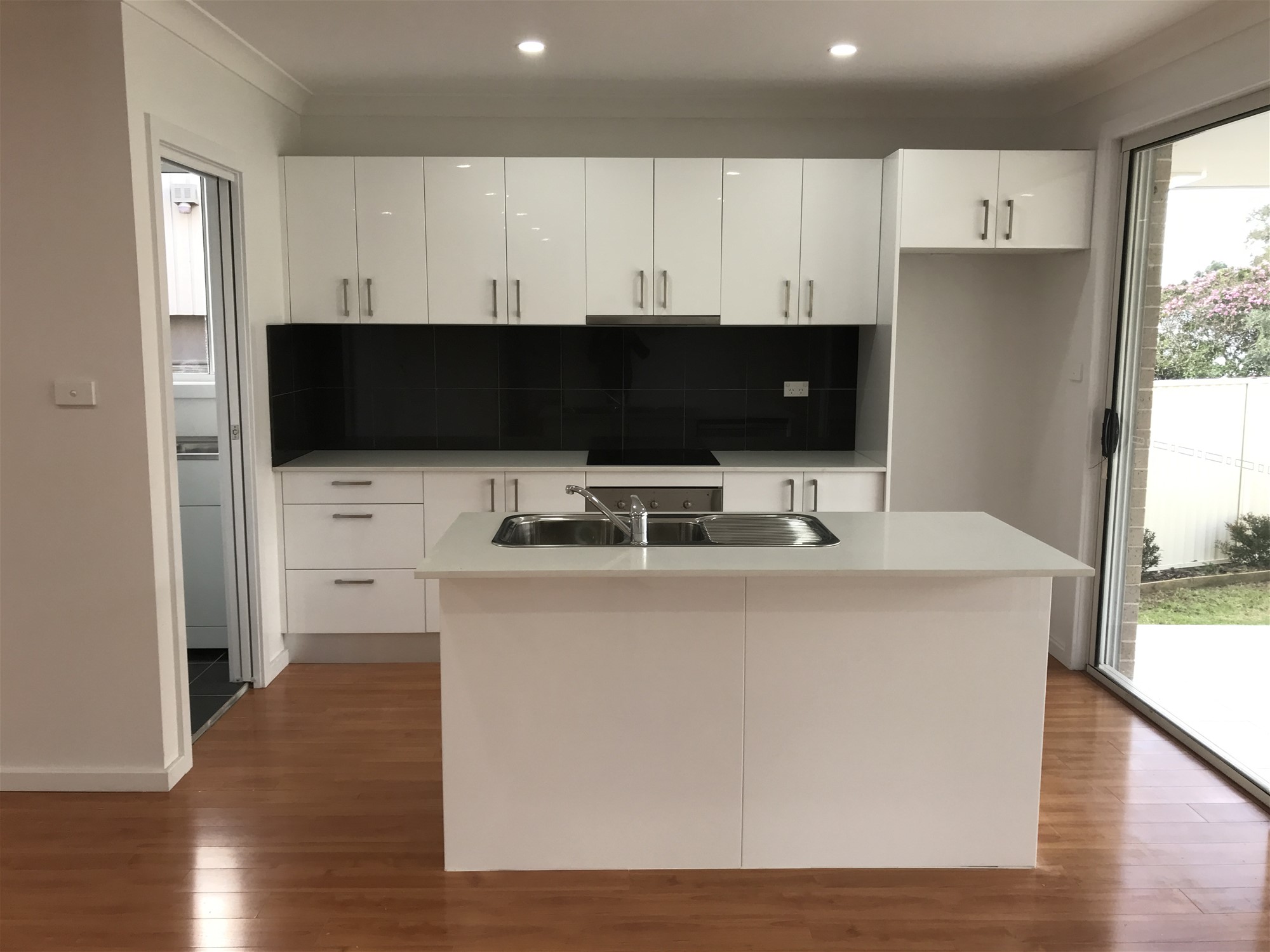 AVAILABLE NOW FOR IMMEDIATE LEASE-NEW 5