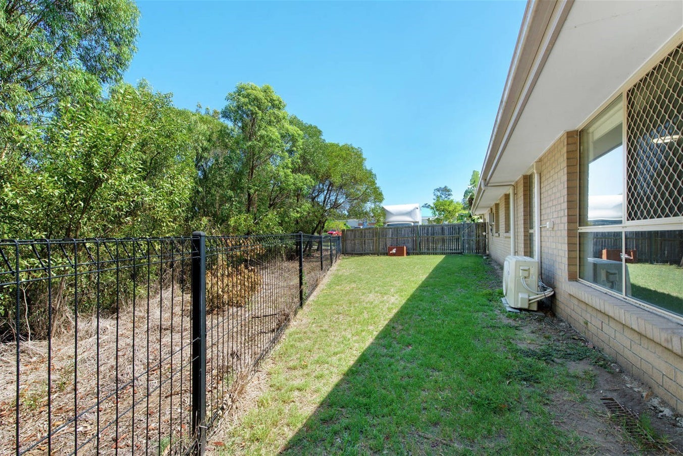 Large Block with Side Access 4
