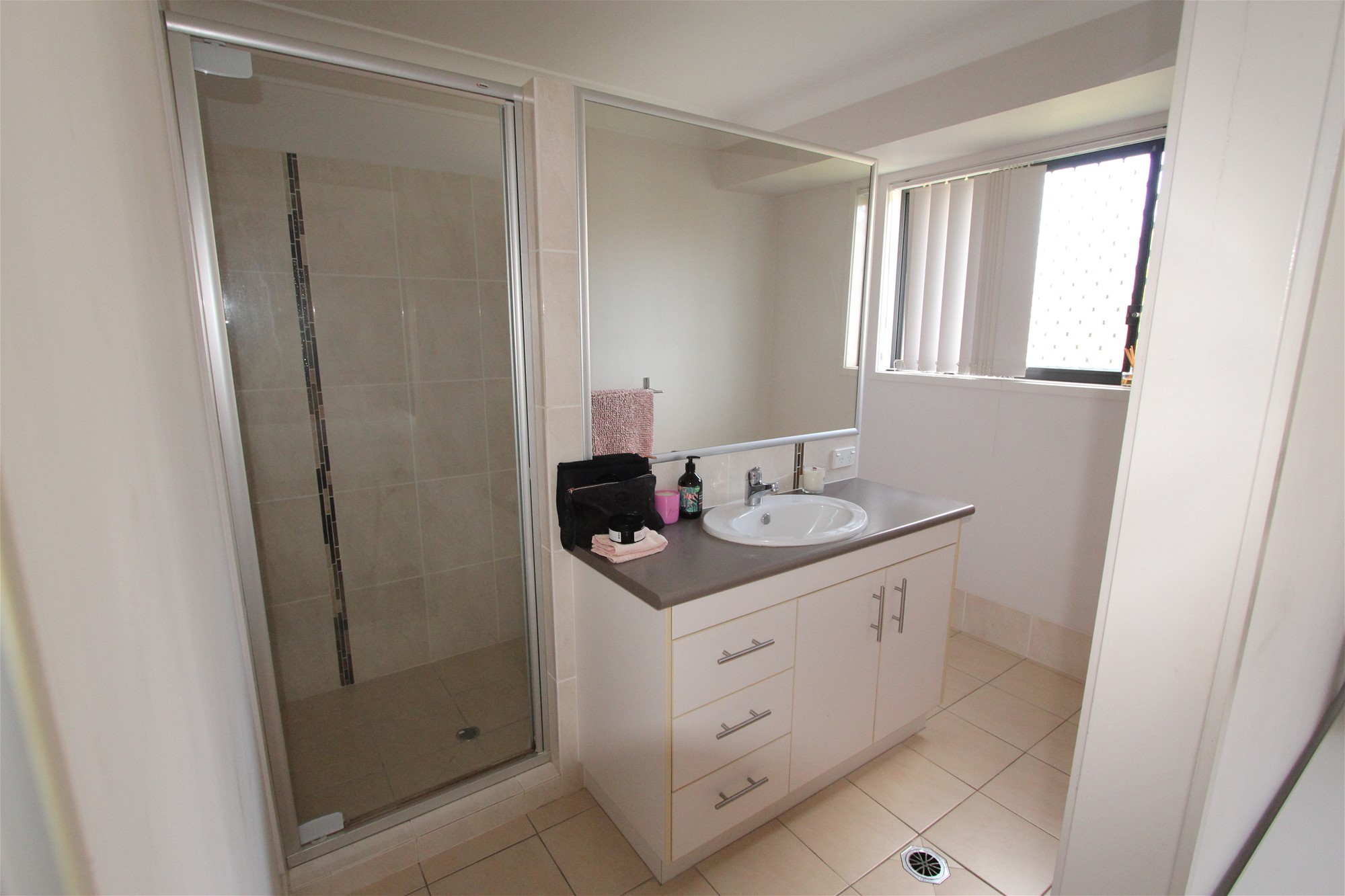 Spacious, low maintenance family home 11