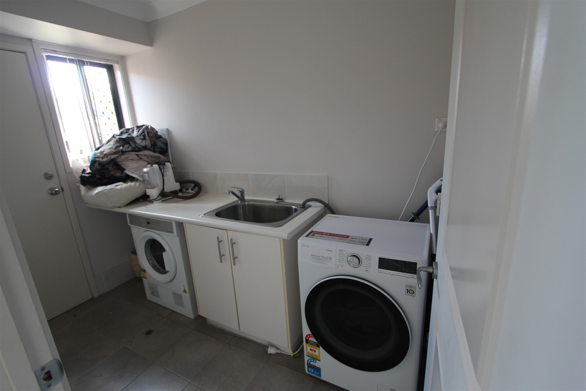 Spacious, low maintenance family home 20
