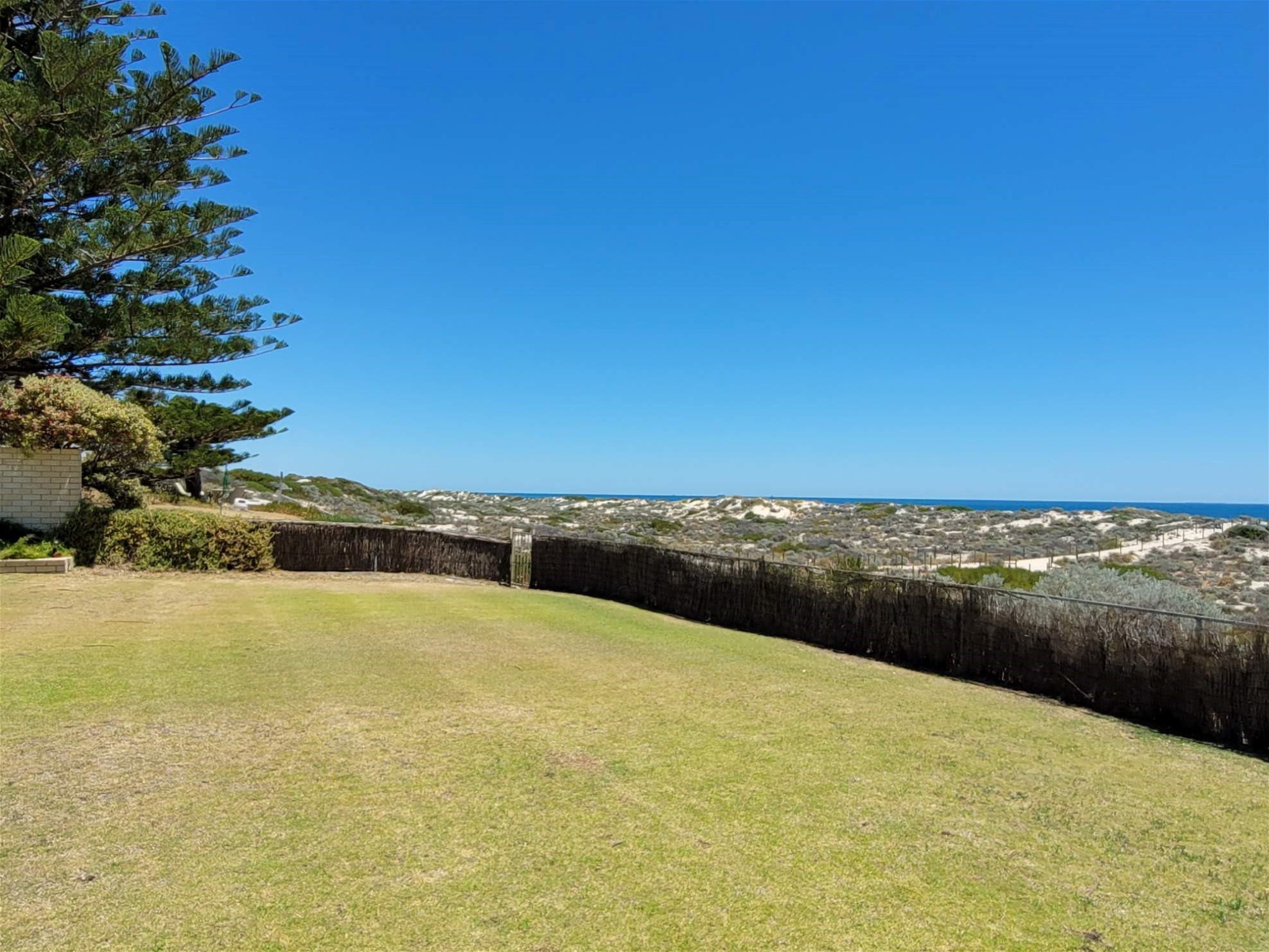 ABSOLUTE BEACH FRONT PRIVATE ACCESSWAY 15