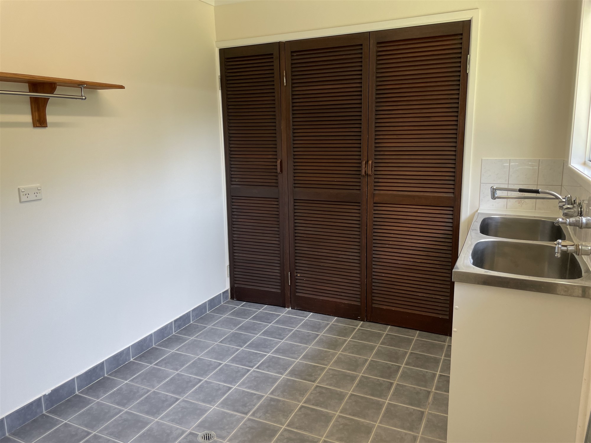 Large family home with option 11