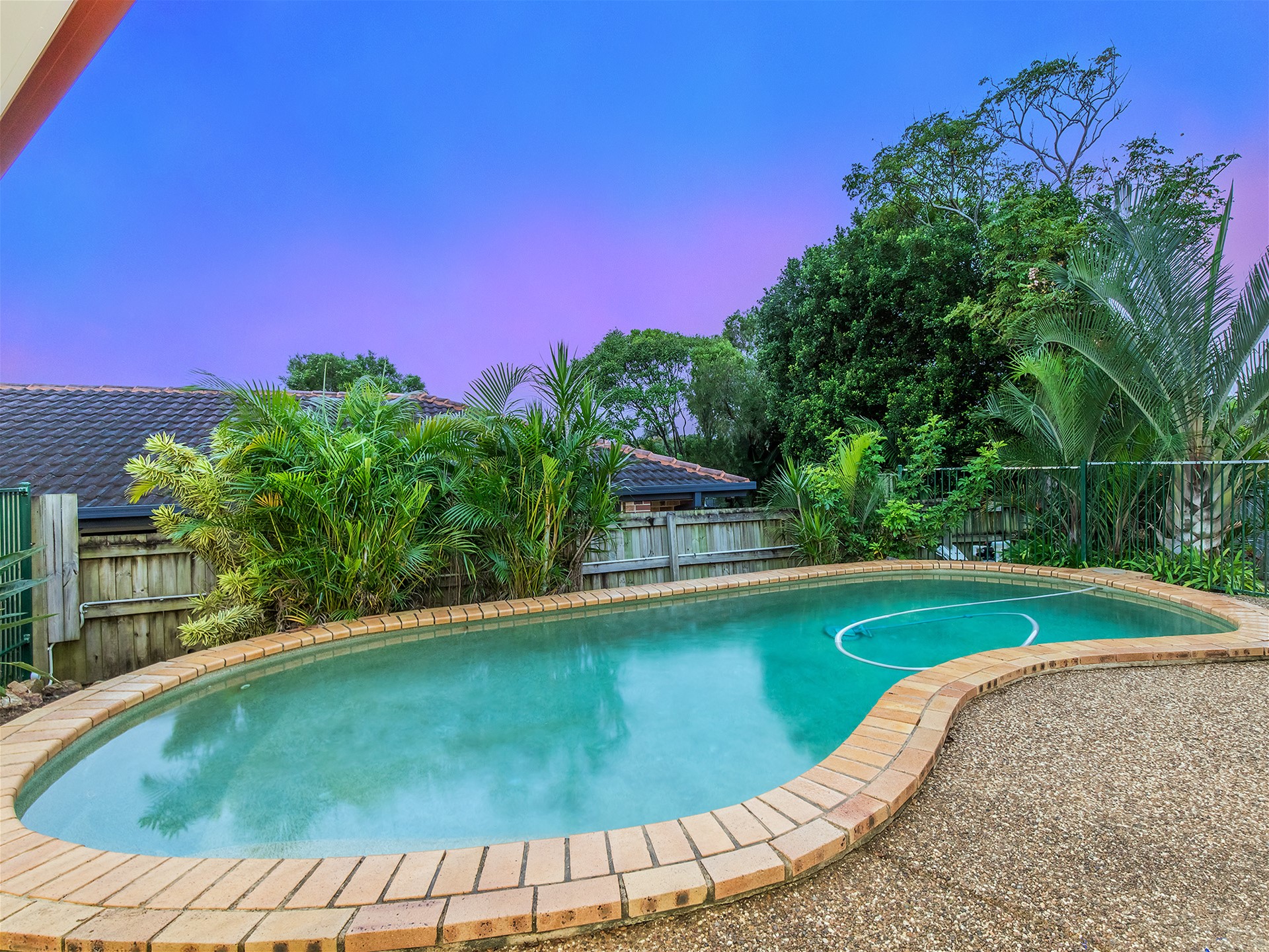 POOL, AIRCON, CLOSE TO EVERYTHING