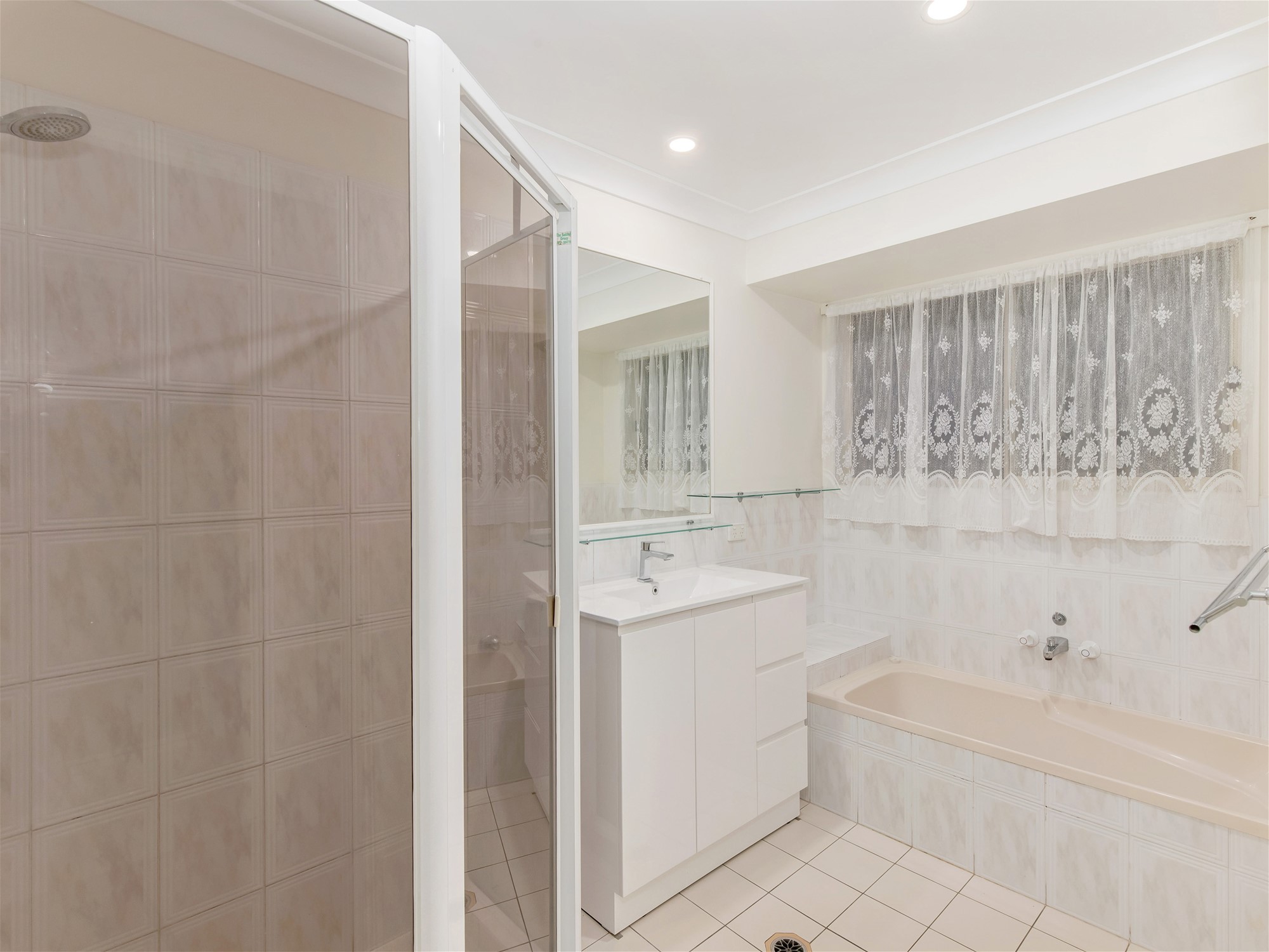POOL, AIRCON, CLOSE TO EVERYTHING 15