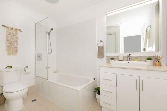 Clayfield – $695 / week 12