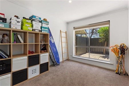 Beautifully presented, low maintenance, close 8