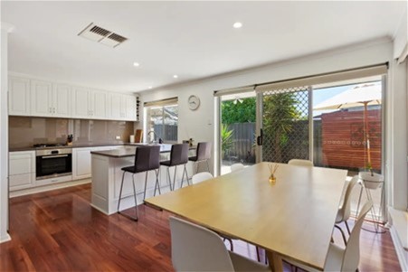 Beautifully presented, low maintenance, close 4
