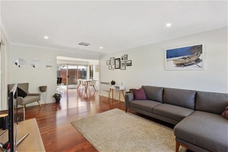 Beautifully presented, low maintenance, close 3