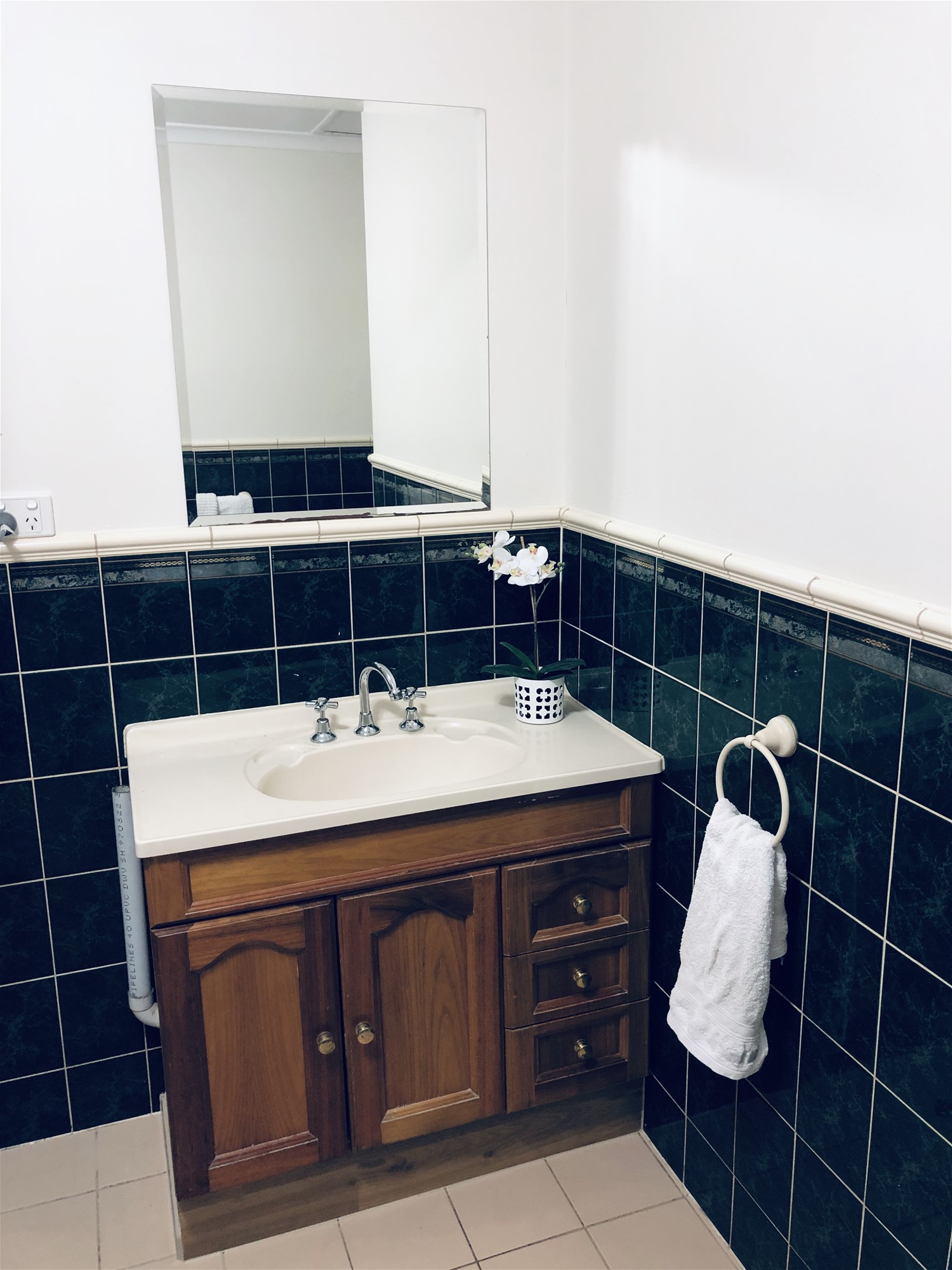 Top level 2 bedroom apartment 5