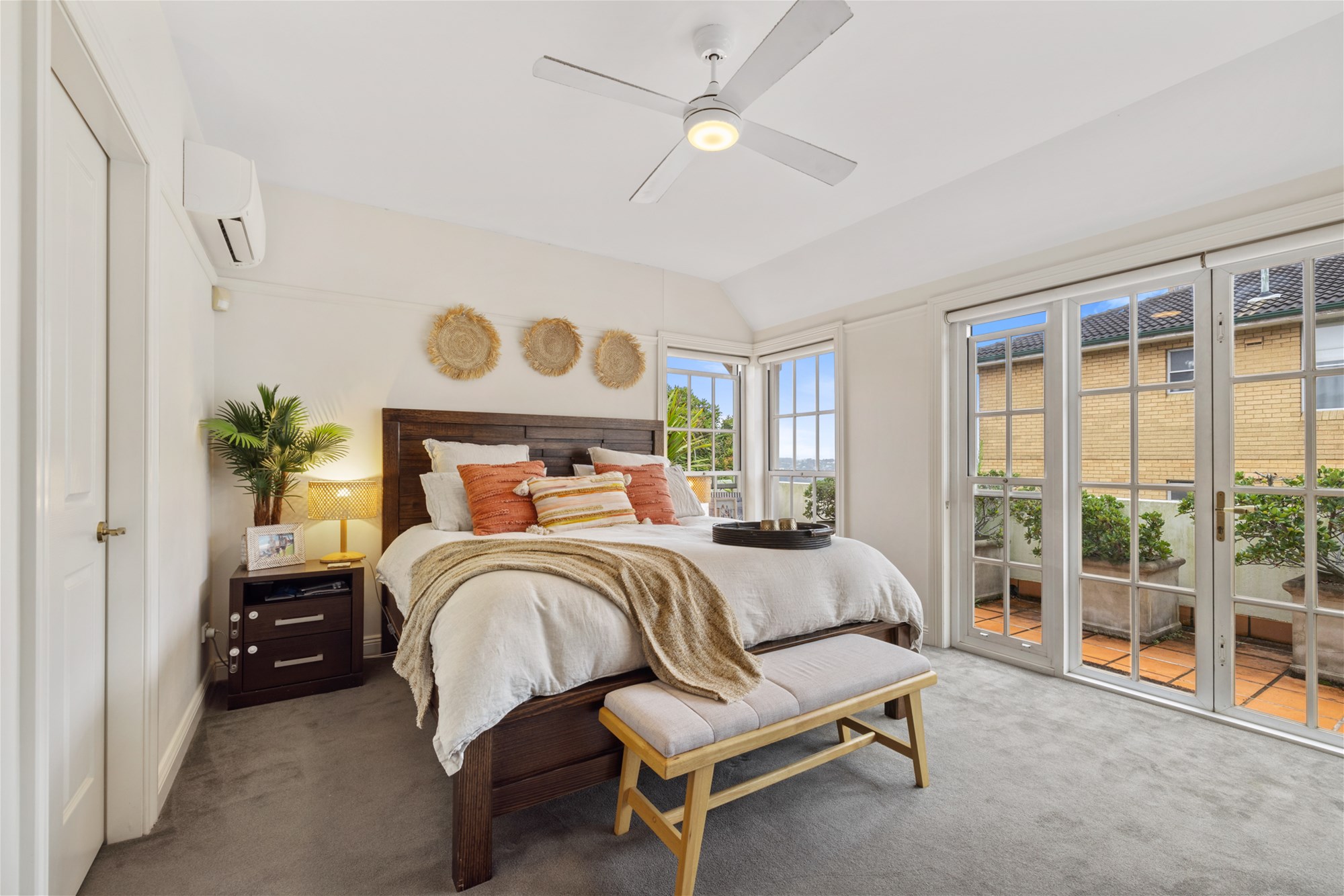 Modern 2br + Study: Pet 2