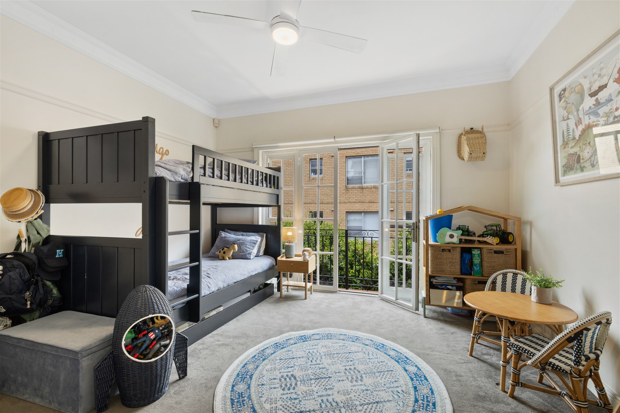 Modern 2br + Study: Pet 3