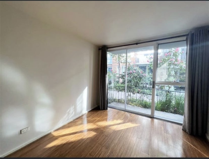 Charming ground floor apartment in 5