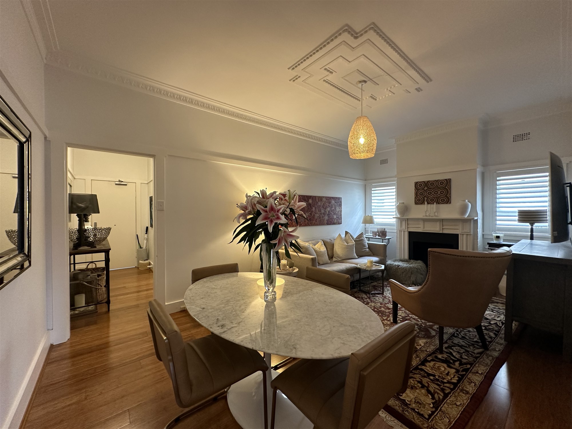 SOPHISTICATED EXECUTIVE ART DECO APARTMENT 2